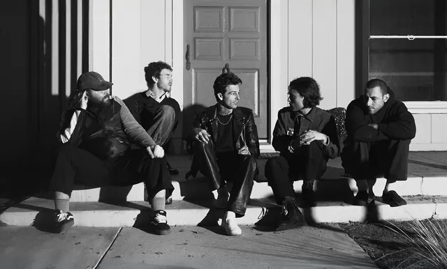 The Neighbourhood: THE WORLD TOUR