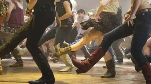 Lunchtime Line Dance: Beginner Level