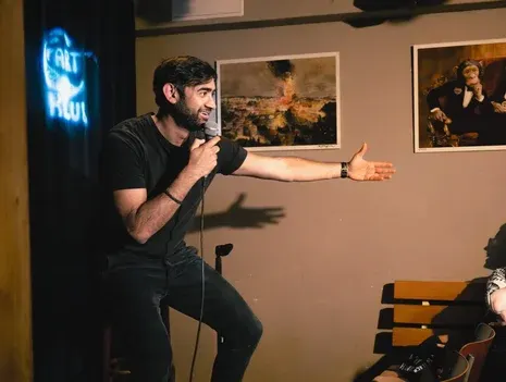 Comedy in an Art Gallery (English)
