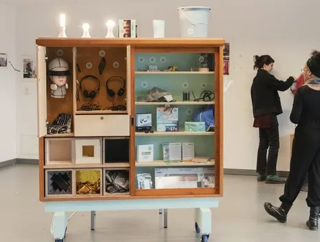 Wavematters: Attending to the Spectral—Bodies, Cities, Devices