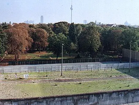 Bärentouren: Berlin-Walltour Bernauer Straße